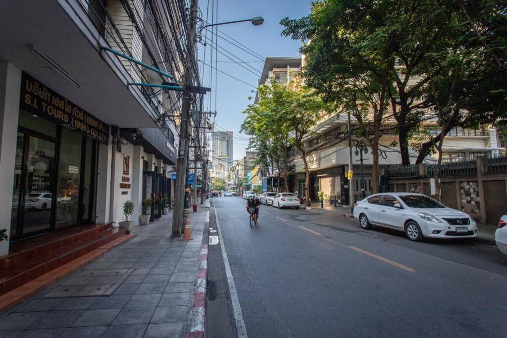 Studio di 45 m² in Appartamento con 1 bagno privato in zona Silom Bangkok Esterno foto